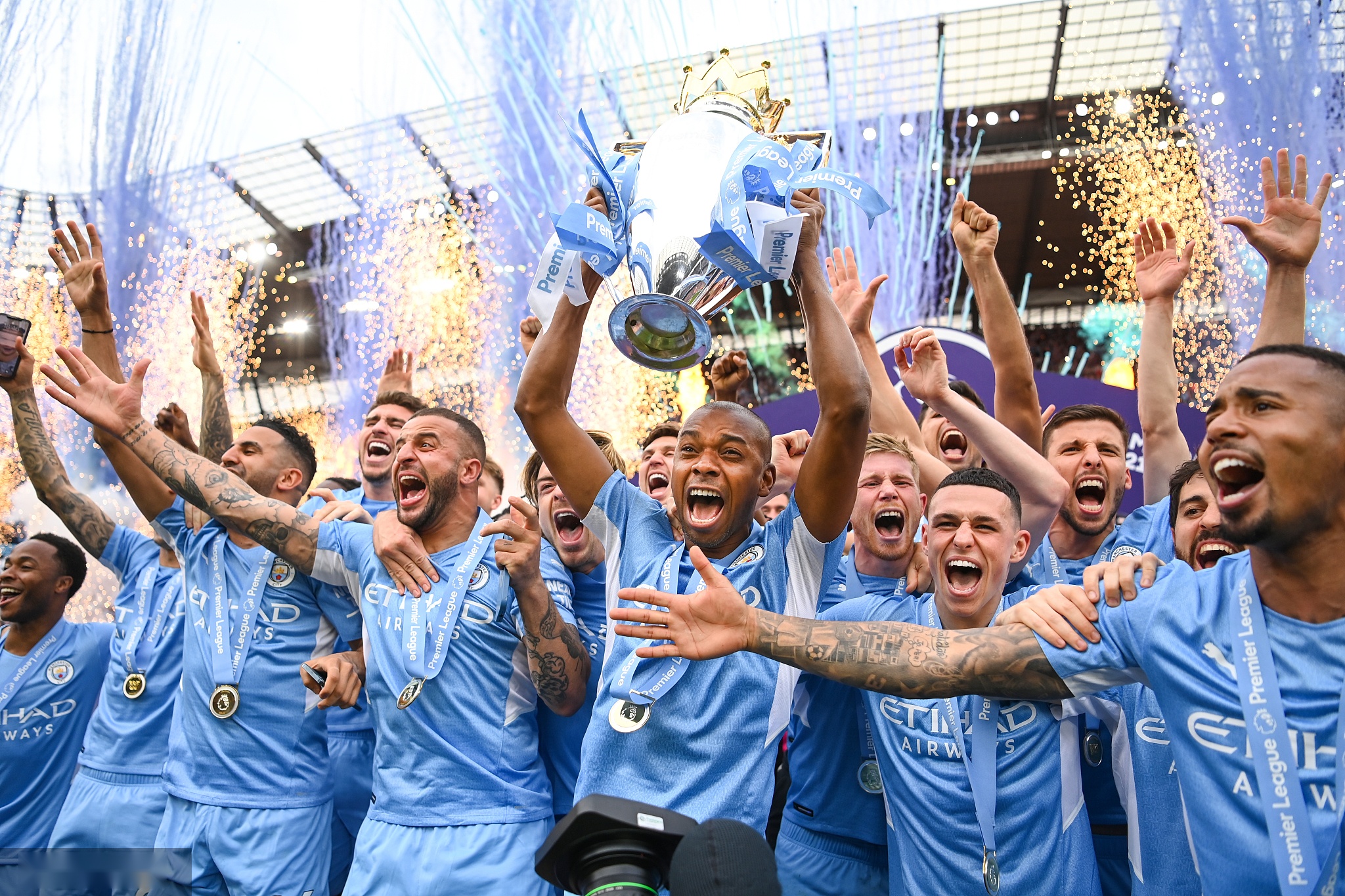 格完成轉會 格完成轉會